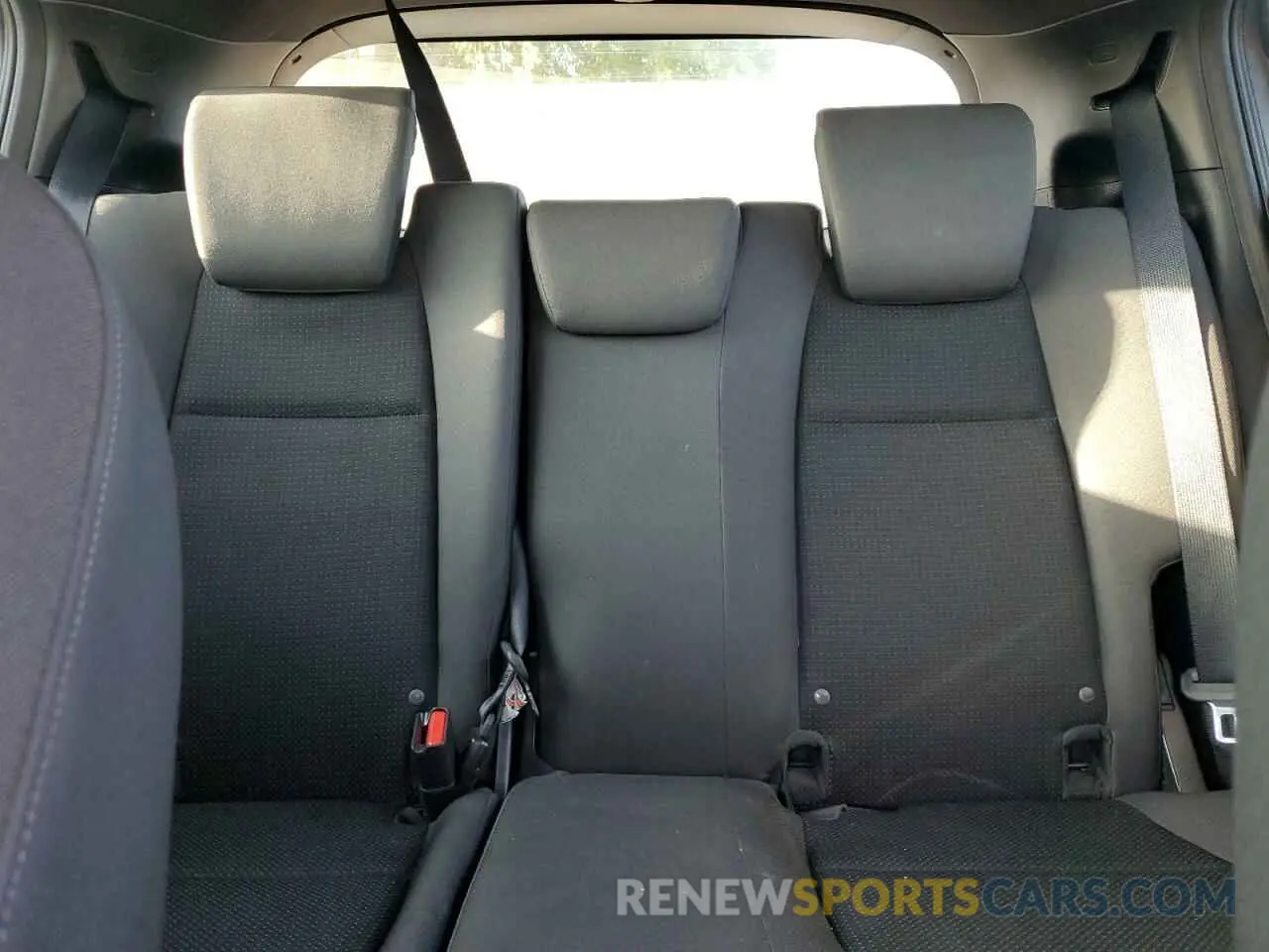 10 Photograph of a damaged car 3CZRU5H16KG702144 HONDA HR-V 2019