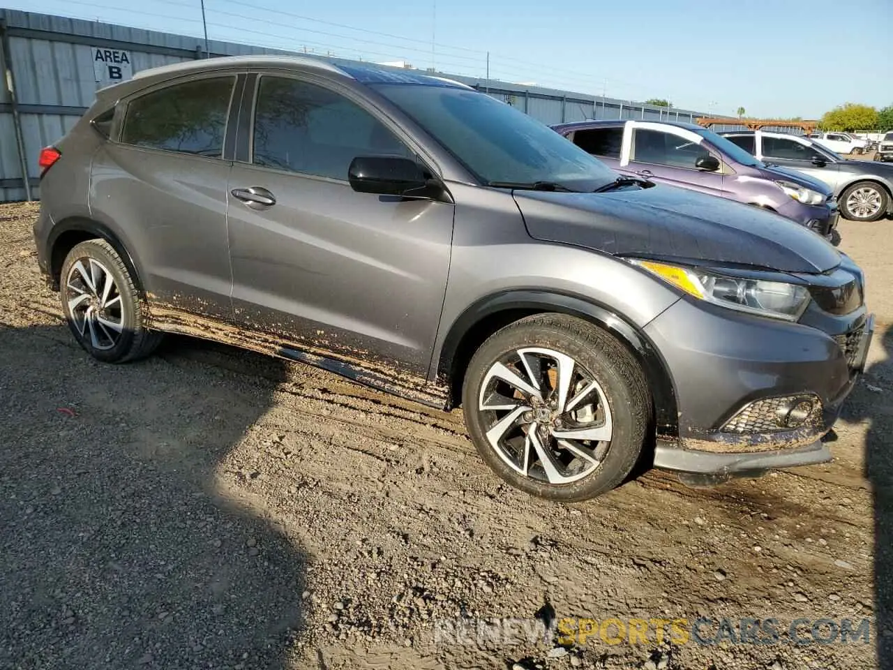 4 Photograph of a damaged car 3CZRU5H16KG702144 HONDA HR-V 2019
