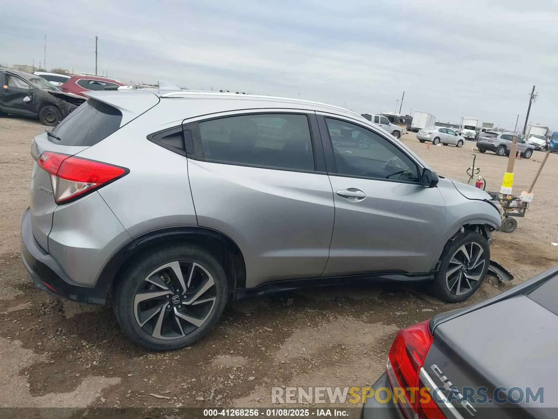 14 Photograph of a damaged car 3CZRU5H16KG707487 HONDA HR-V 2019