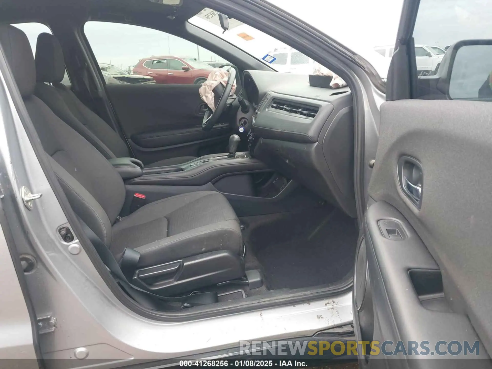 5 Photograph of a damaged car 3CZRU5H16KG707487 HONDA HR-V 2019