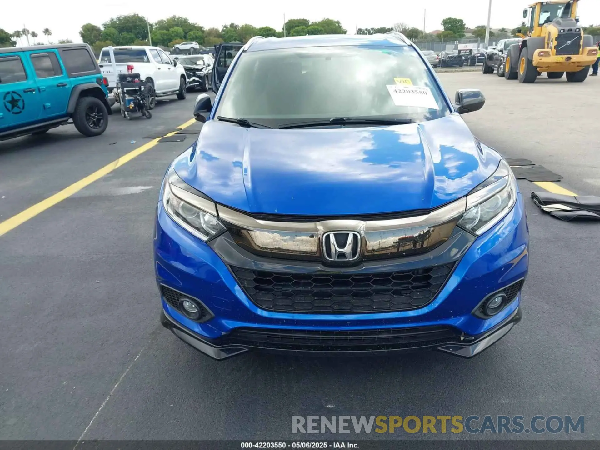 12 Photograph of a damaged car 3CZRU5H17KG713217 HONDA HR-V 2019