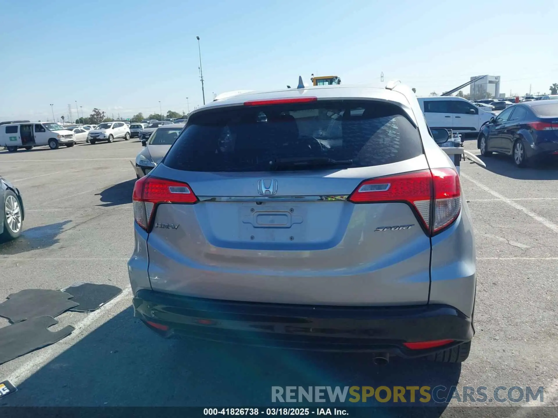 17 Photograph of a damaged car 3CZRU5H18KG707491 HONDA HR-V 2019