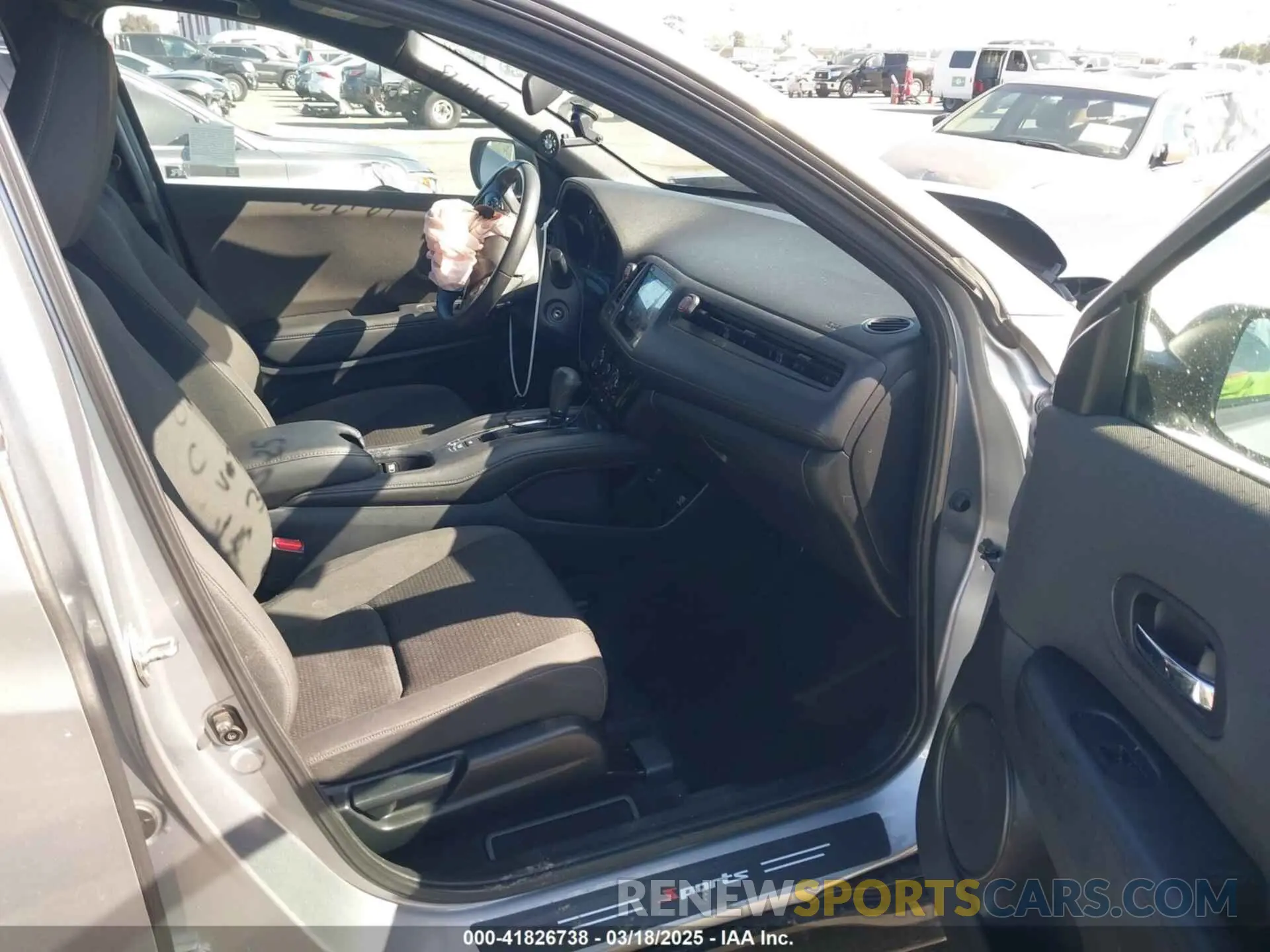 5 Photograph of a damaged car 3CZRU5H18KG707491 HONDA HR-V 2019