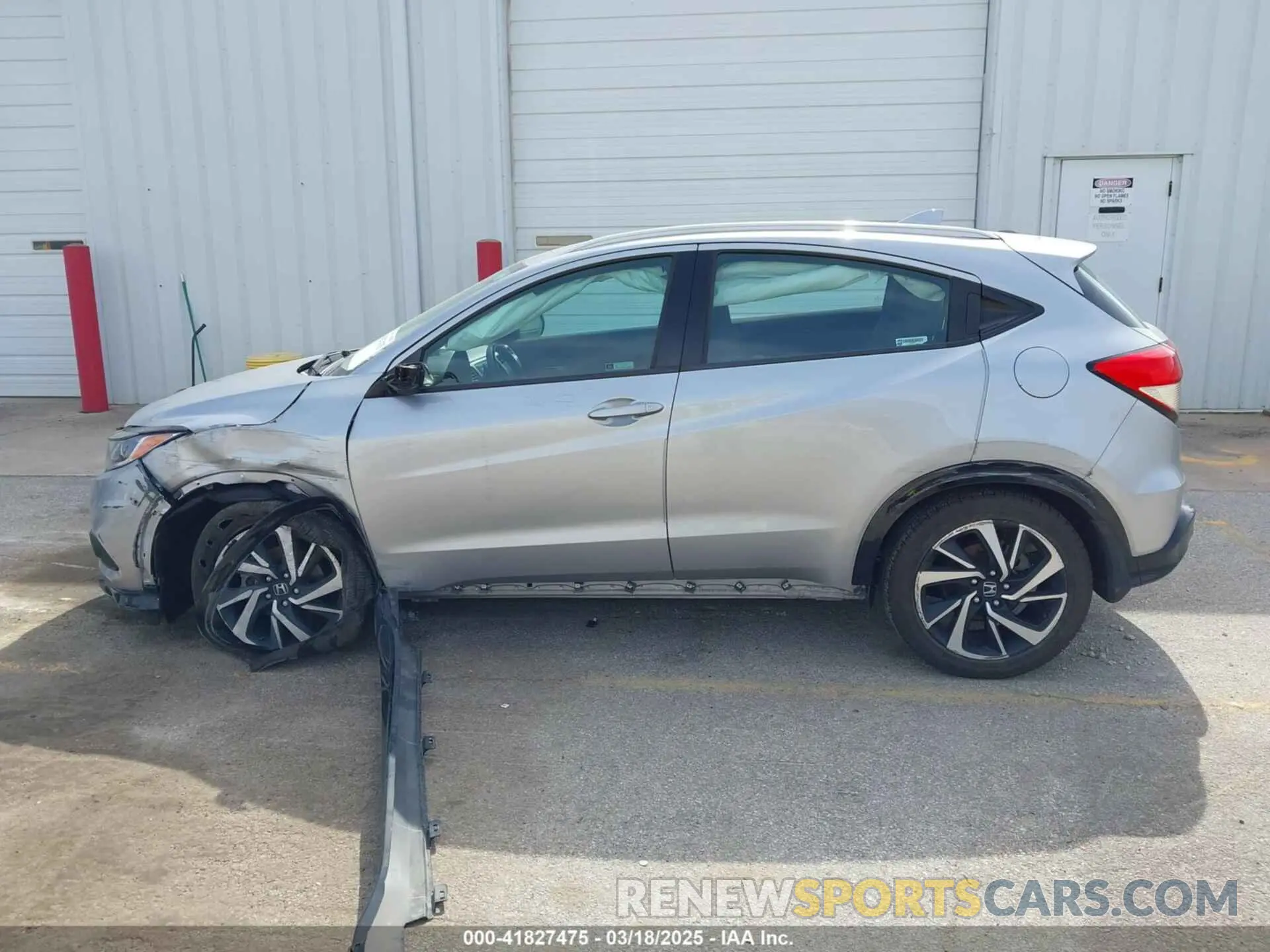 14 Photograph of a damaged car 3CZRU5H18KM730481 HONDA HR-V 2019