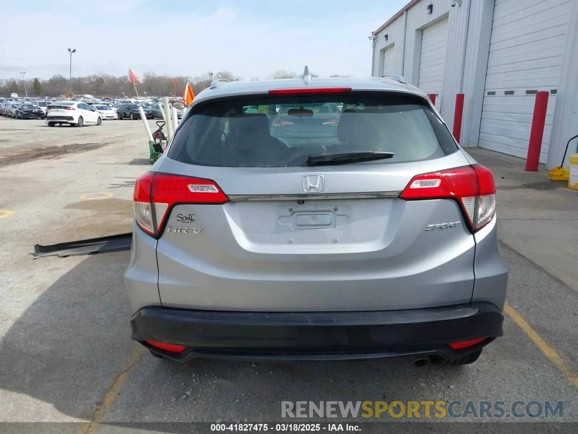 16 Photograph of a damaged car 3CZRU5H18KM730481 HONDA HR-V 2019