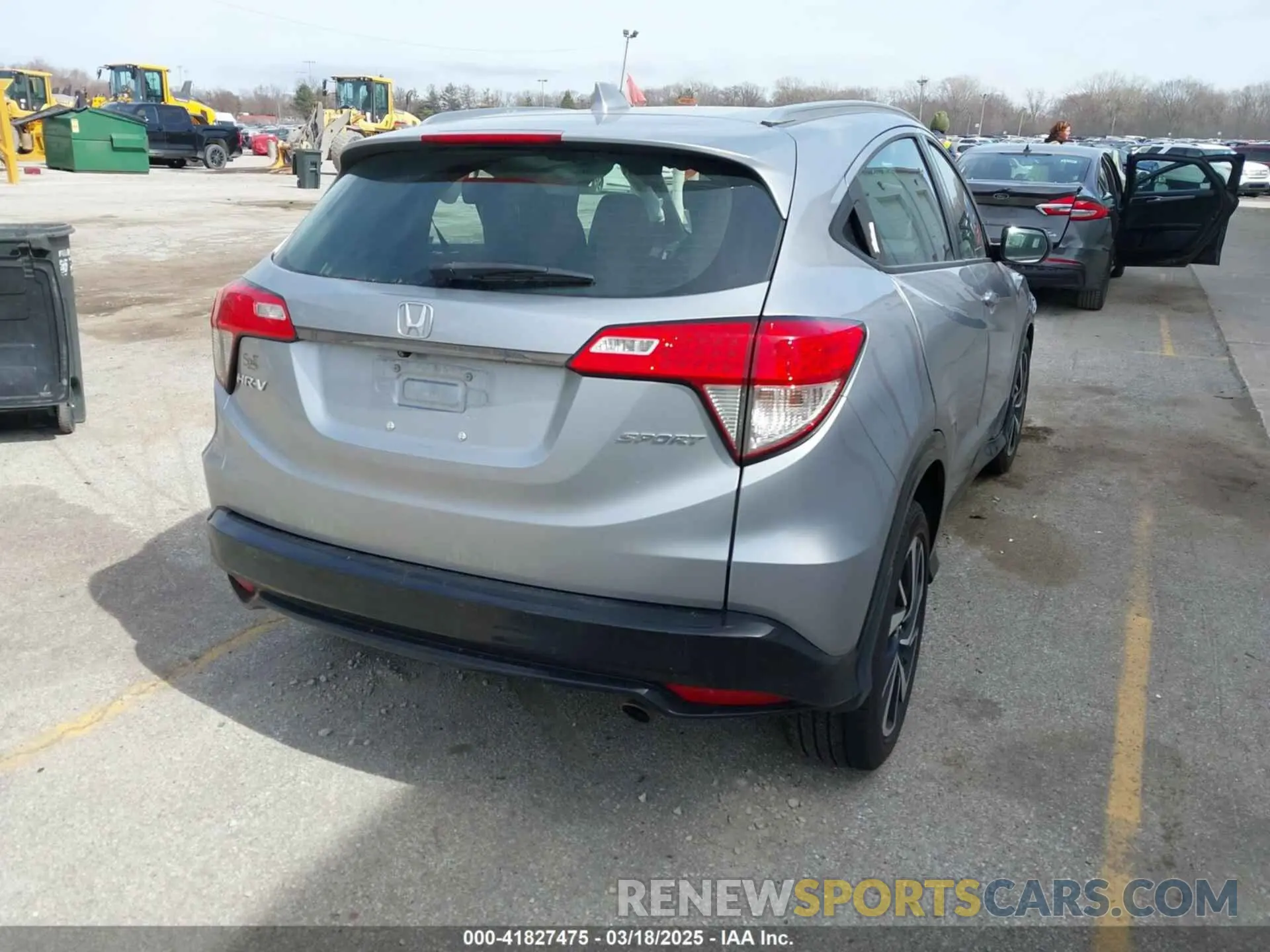 4 Photograph of a damaged car 3CZRU5H18KM730481 HONDA HR-V 2019