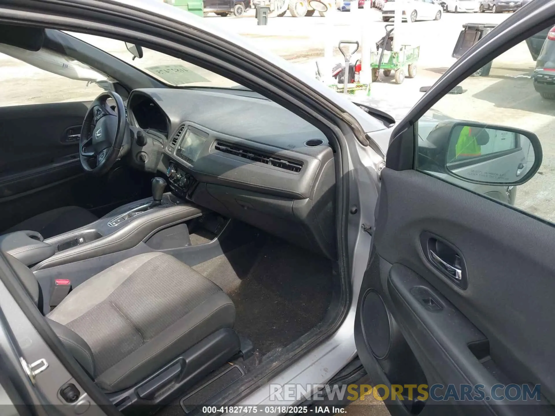 5 Photograph of a damaged car 3CZRU5H18KM730481 HONDA HR-V 2019