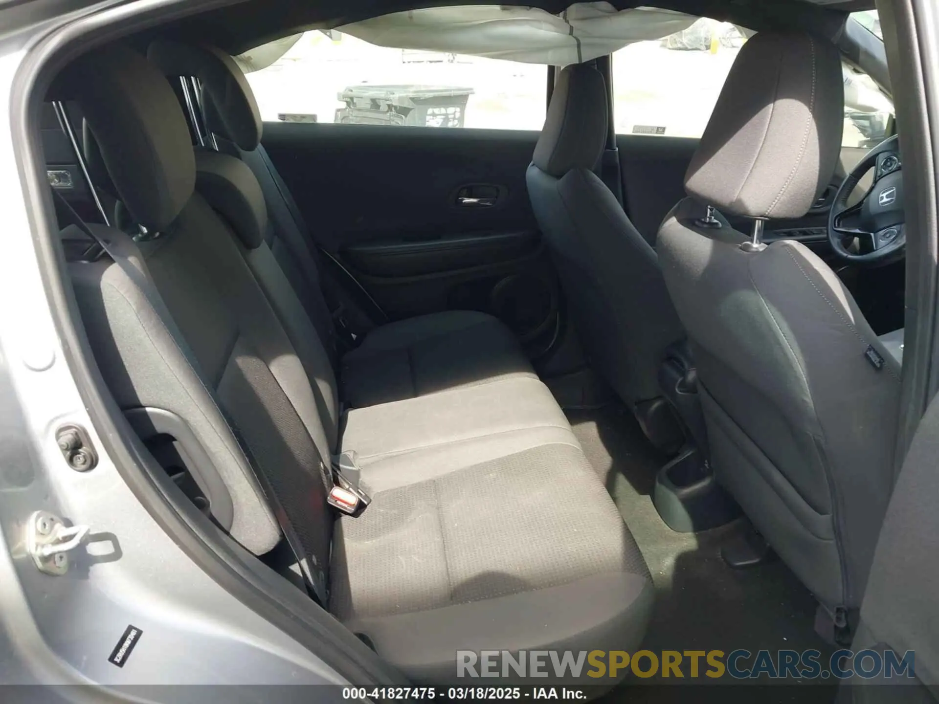 8 Photograph of a damaged car 3CZRU5H18KM730481 HONDA HR-V 2019