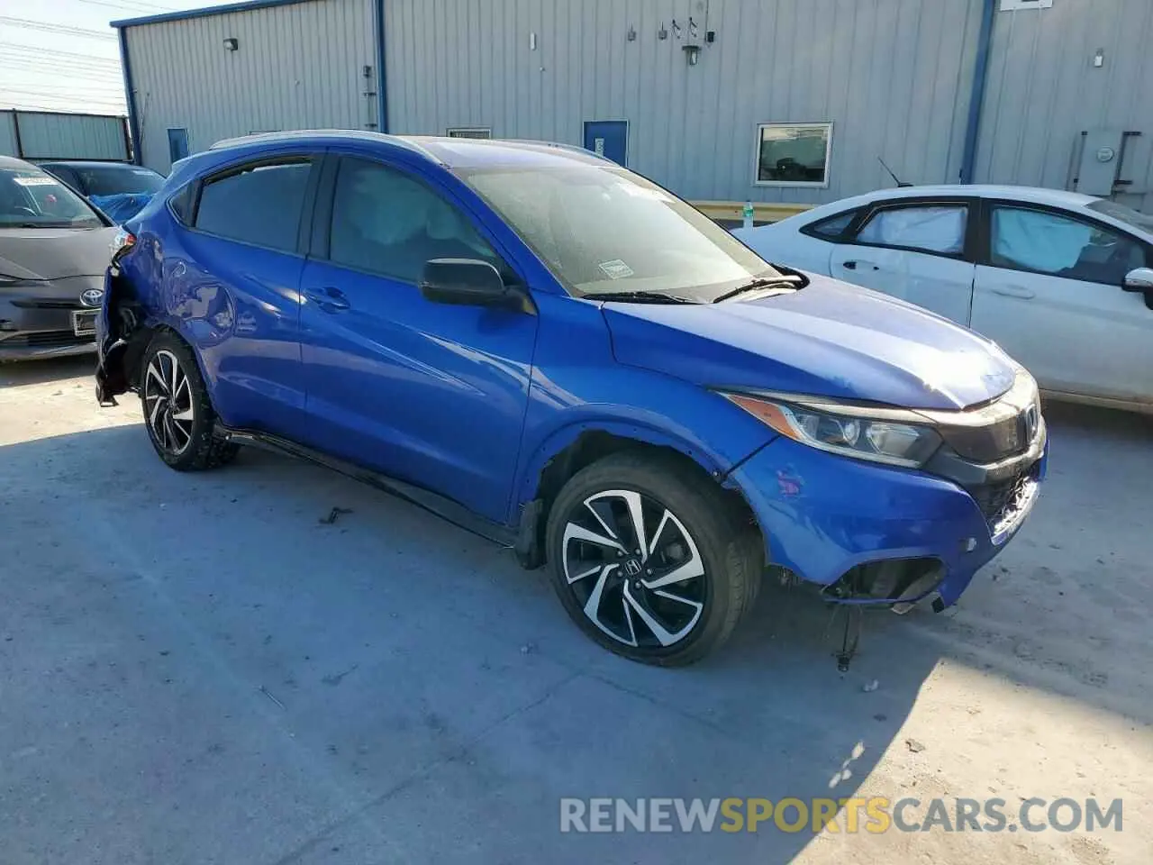 4 Photograph of a damaged car 3CZRU5H1XKG700378 HONDA HR-V 2019
