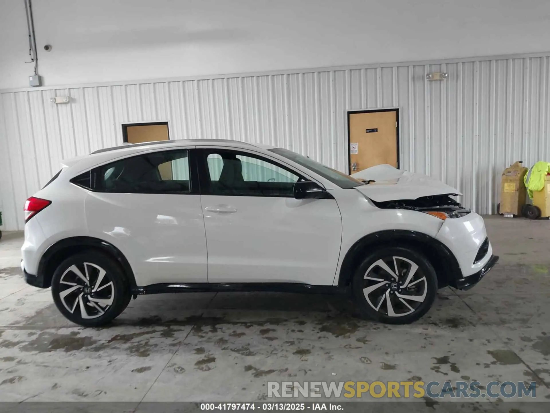 13 Photograph of a damaged car 3CZRU5H1XKM707526 HONDA HR-V 2019