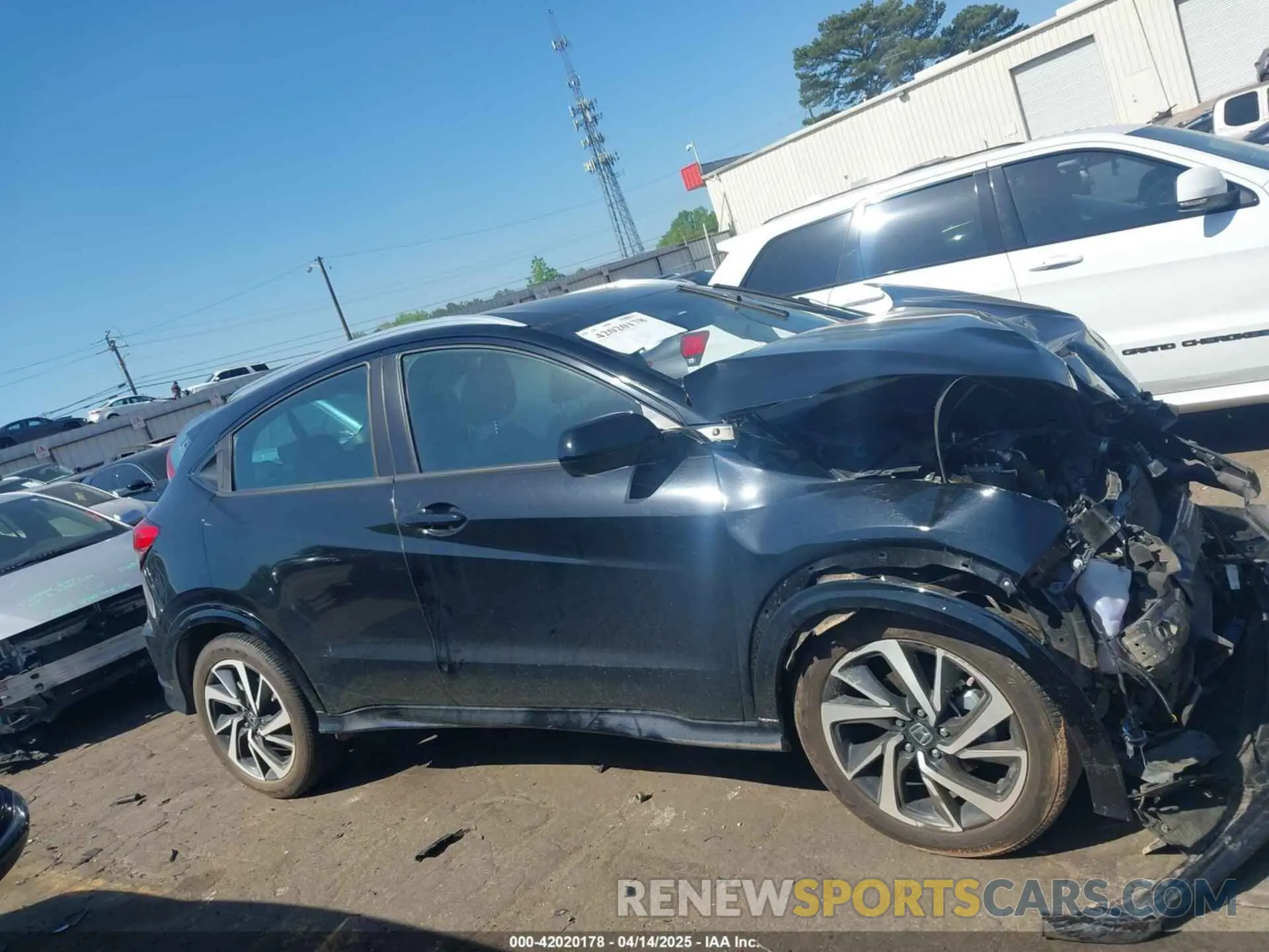 13 Photograph of a damaged car 3CZRU5H1XKM728022 HONDA HR-V 2019