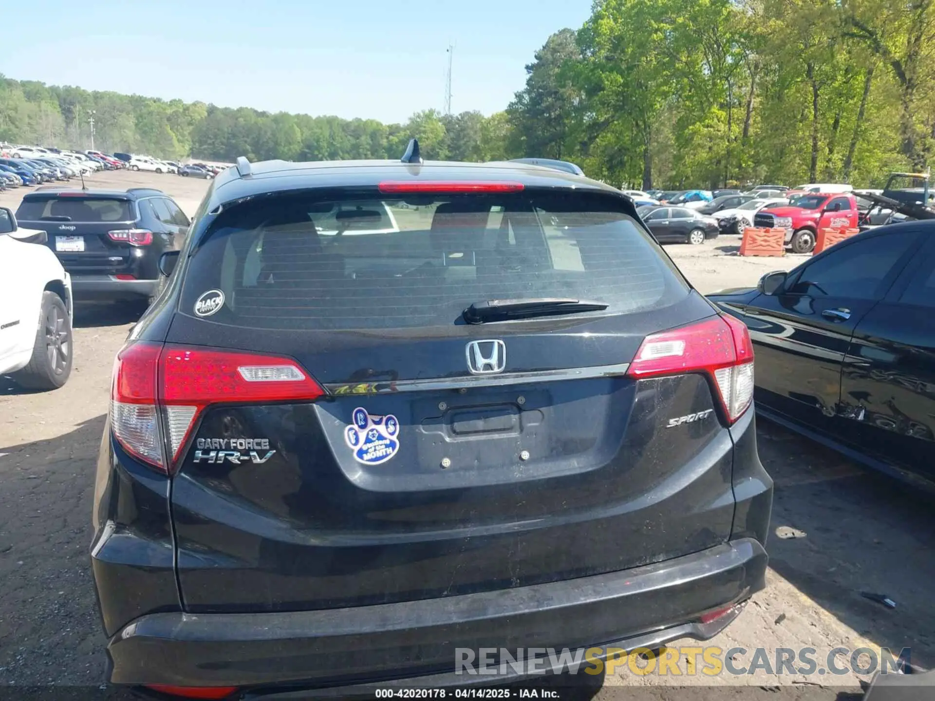 16 Photograph of a damaged car 3CZRU5H1XKM728022 HONDA HR-V 2019