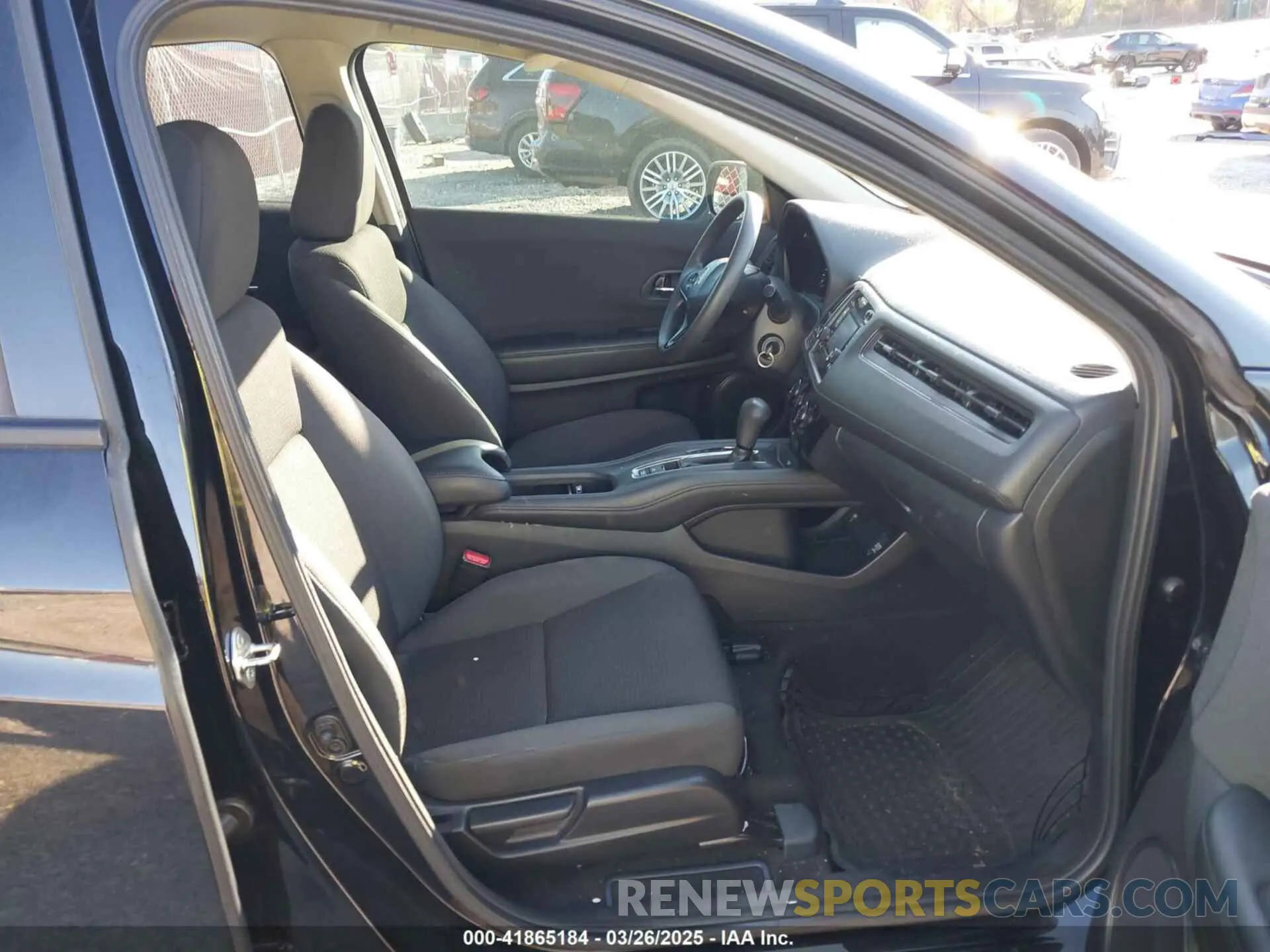 5 Photograph of a damaged car 3CZRU5H30KG712900 HONDA HR-V 2019