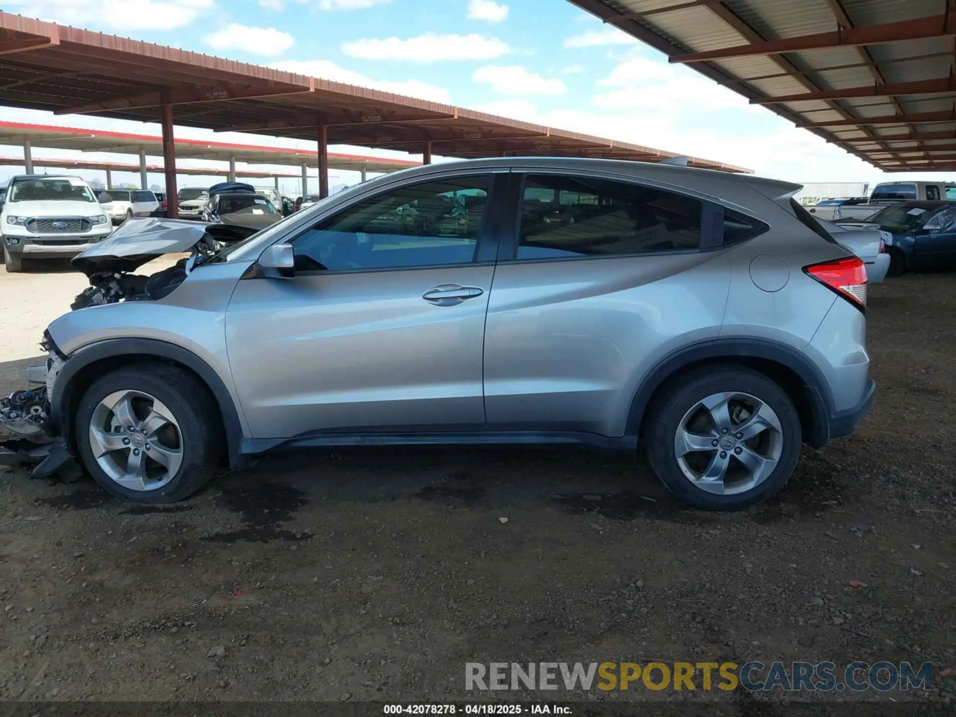14 Photograph of a damaged car 3CZRU5H32KG701297 HONDA HR-V 2019