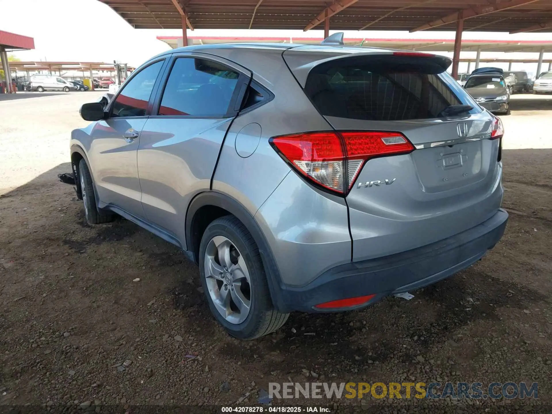 3 Photograph of a damaged car 3CZRU5H32KG701297 HONDA HR-V 2019