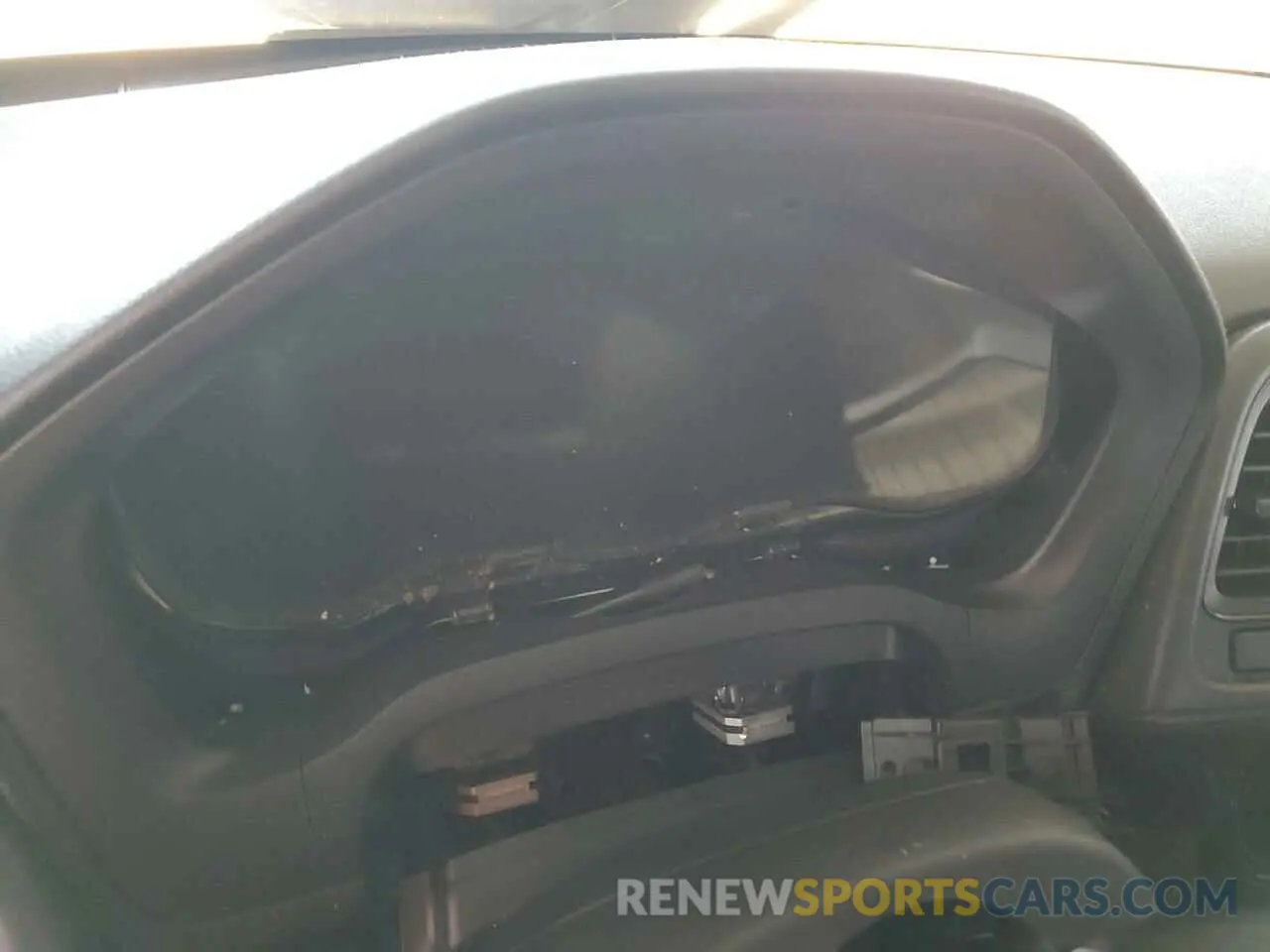 9 Photograph of a damaged car 3CZRU5H32KM706405 HONDA HR-V 2019