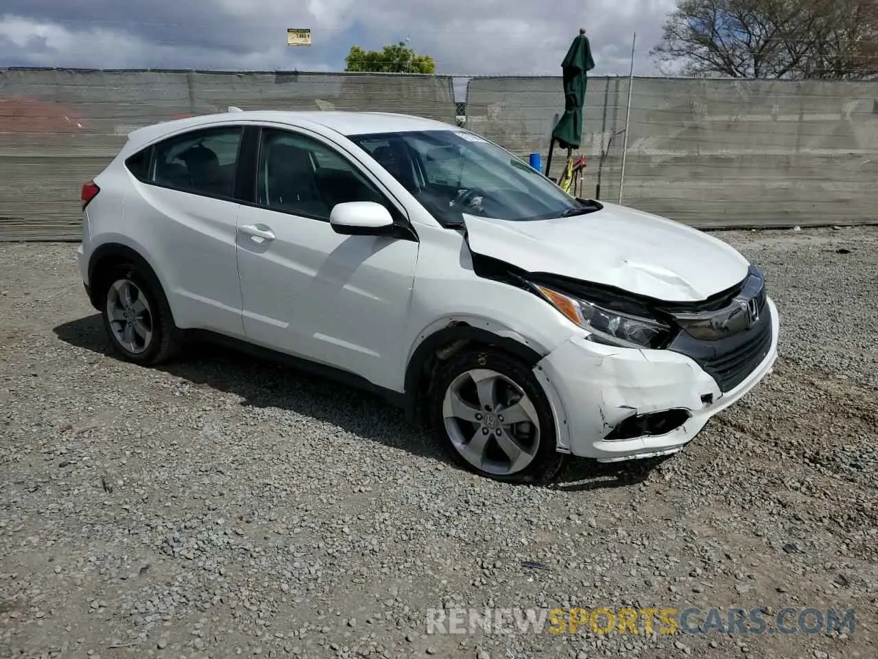 4 Photograph of a damaged car 3CZRU5H32KM707473 HONDA HR-V 2019