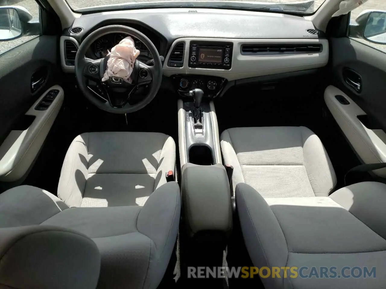 8 Photograph of a damaged car 3CZRU5H32KM707473 HONDA HR-V 2019