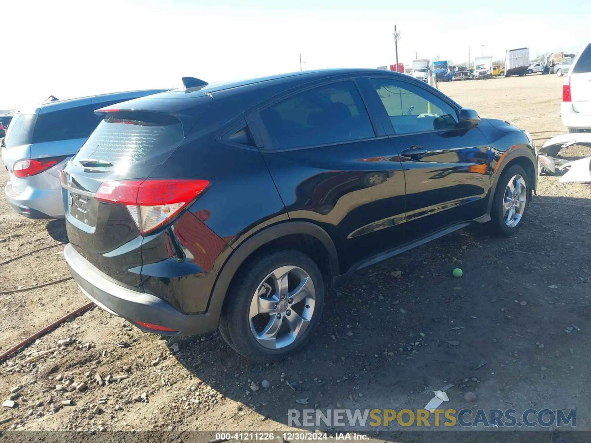 4 Photograph of a damaged car 3CZRU5H33KG707965 HONDA HR-V 2019