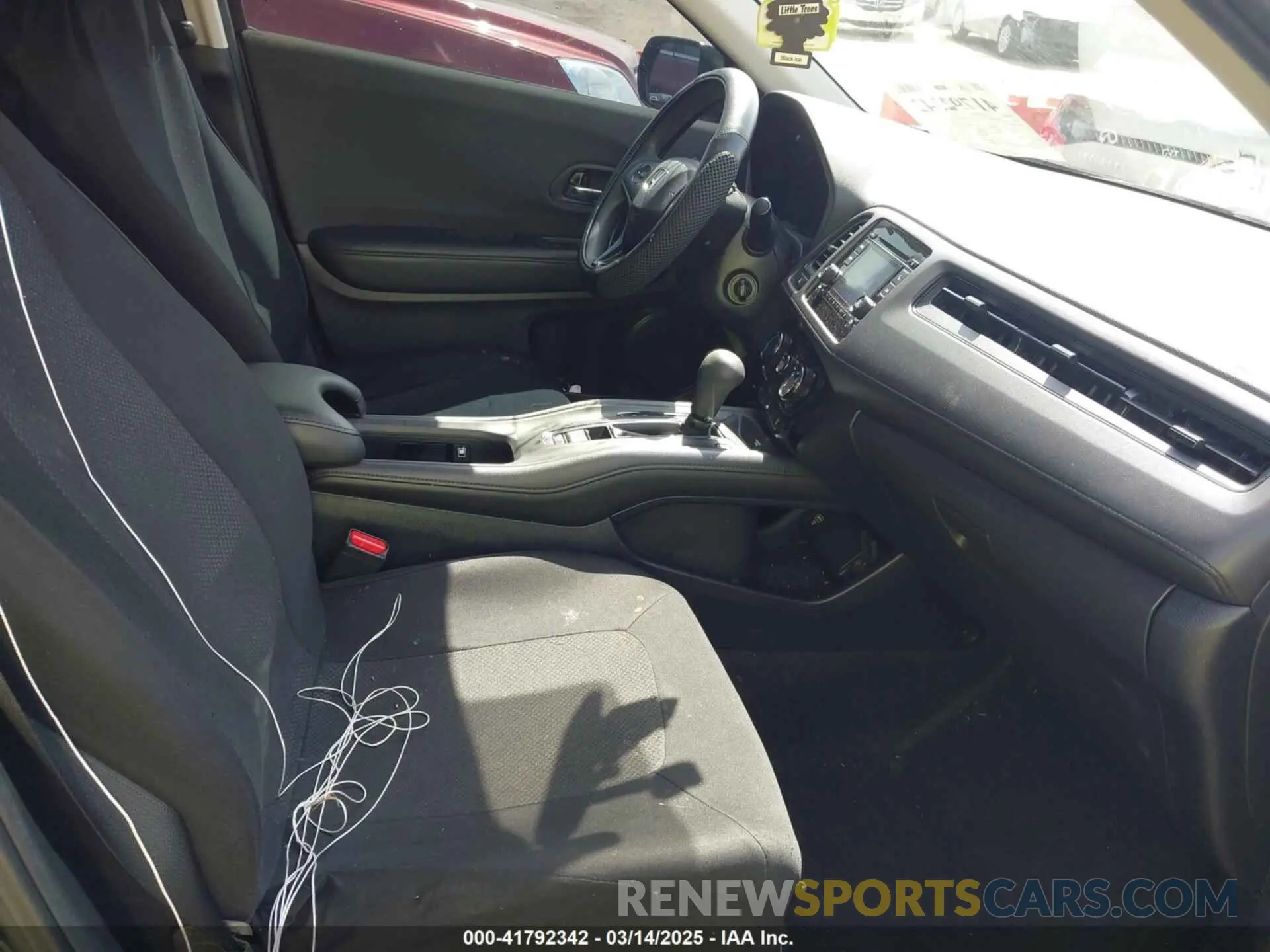 5 Photograph of a damaged car 3CZRU5H33KG709036 HONDA HR-V 2019
