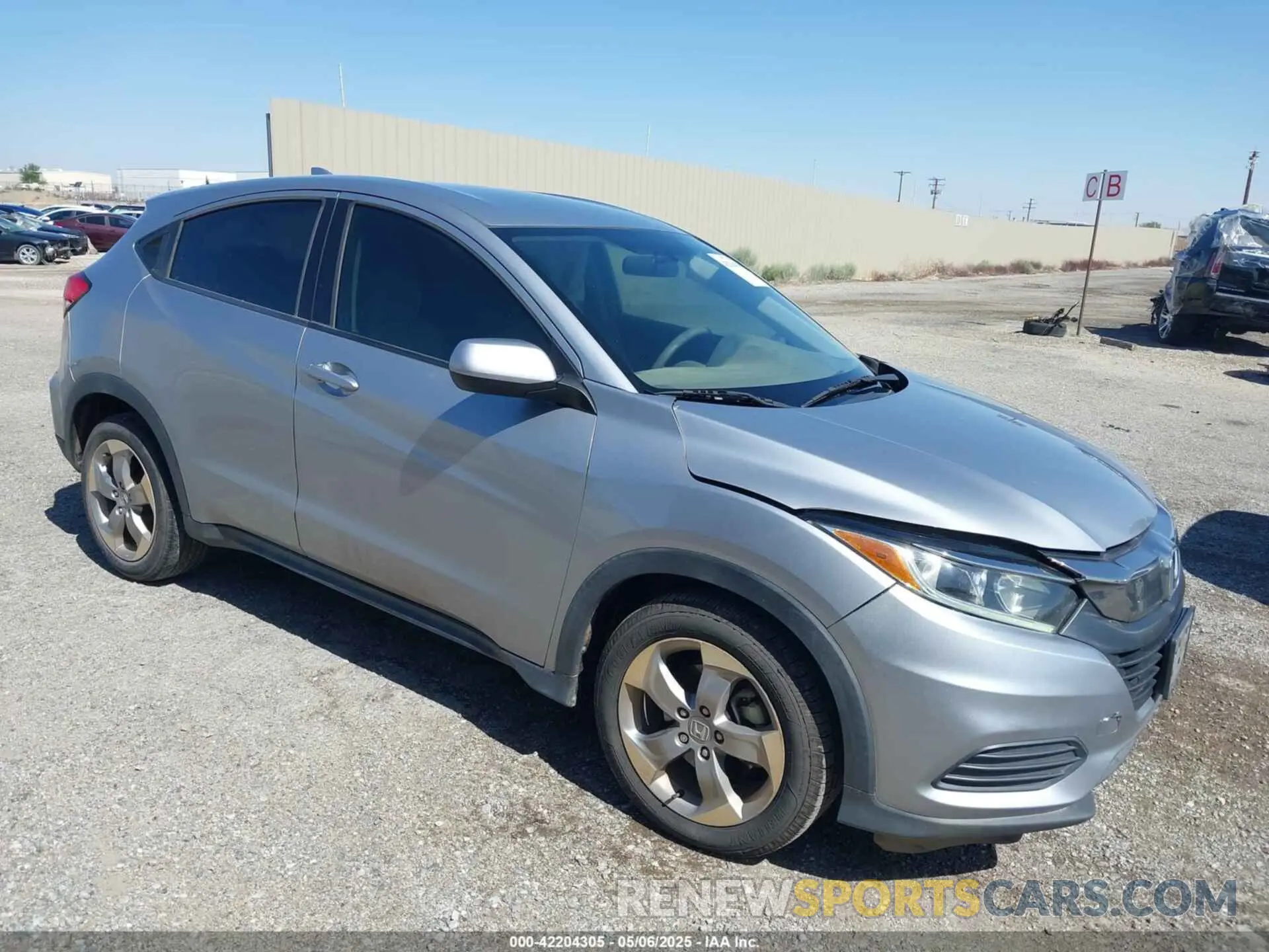 1 Photograph of a damaged car 3CZRU5H33KG714687 HONDA HR-V 2019