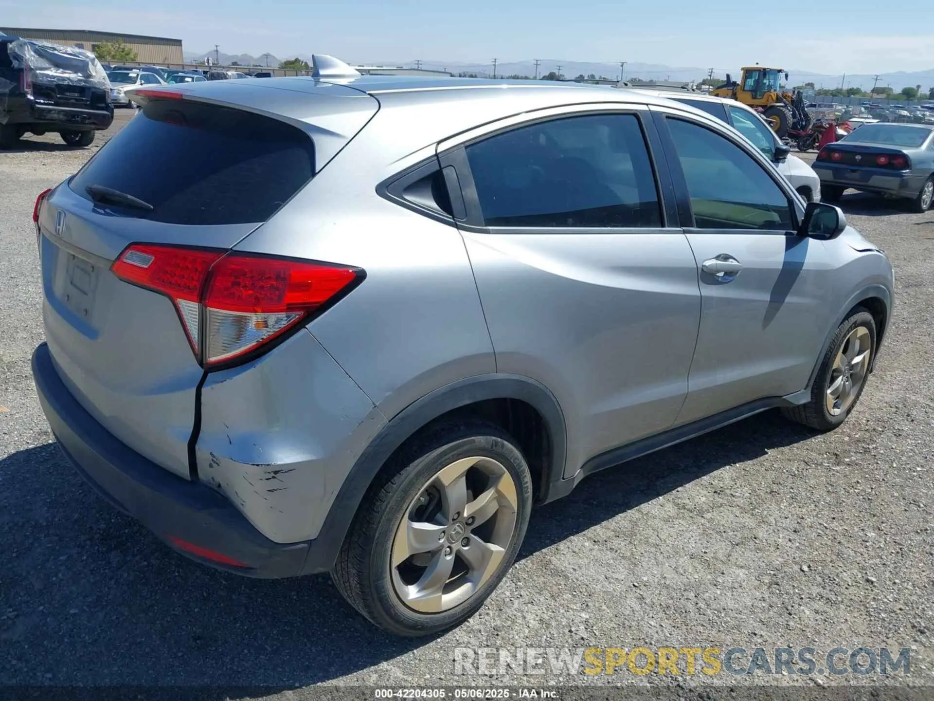 4 Photograph of a damaged car 3CZRU5H33KG714687 HONDA HR-V 2019