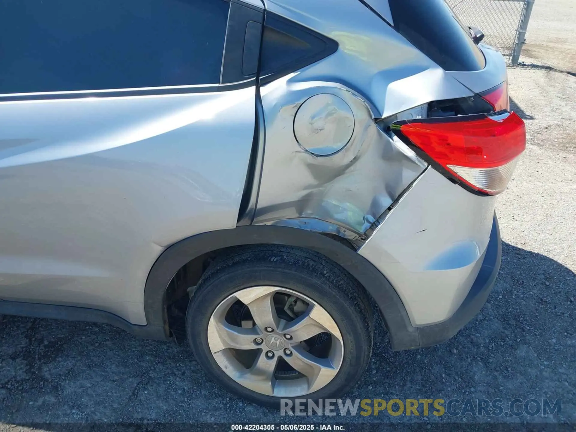 6 Photograph of a damaged car 3CZRU5H33KG714687 HONDA HR-V 2019