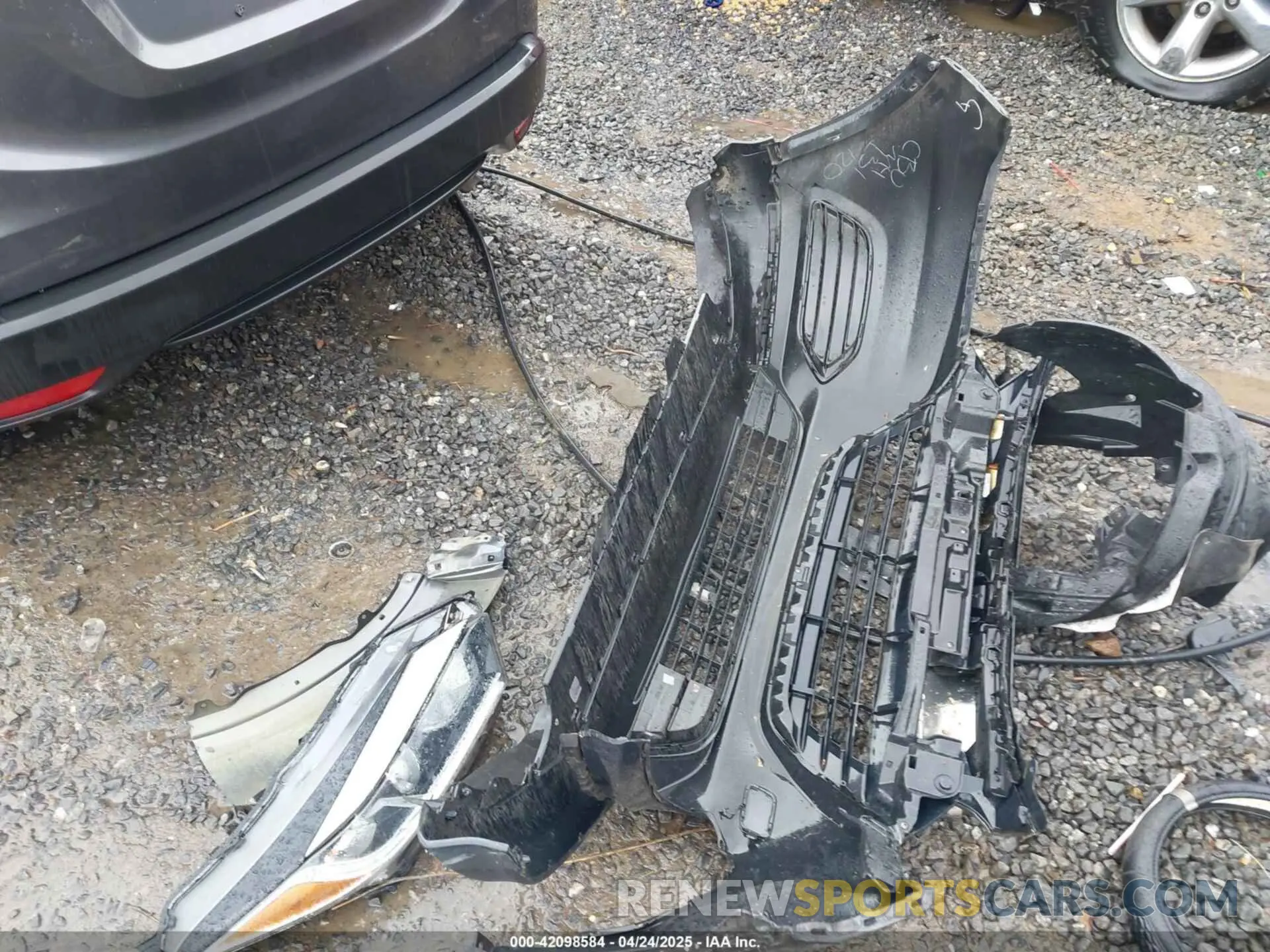 12 Photograph of a damaged car 3CZRU5H34KG702631 HONDA HR-V 2019