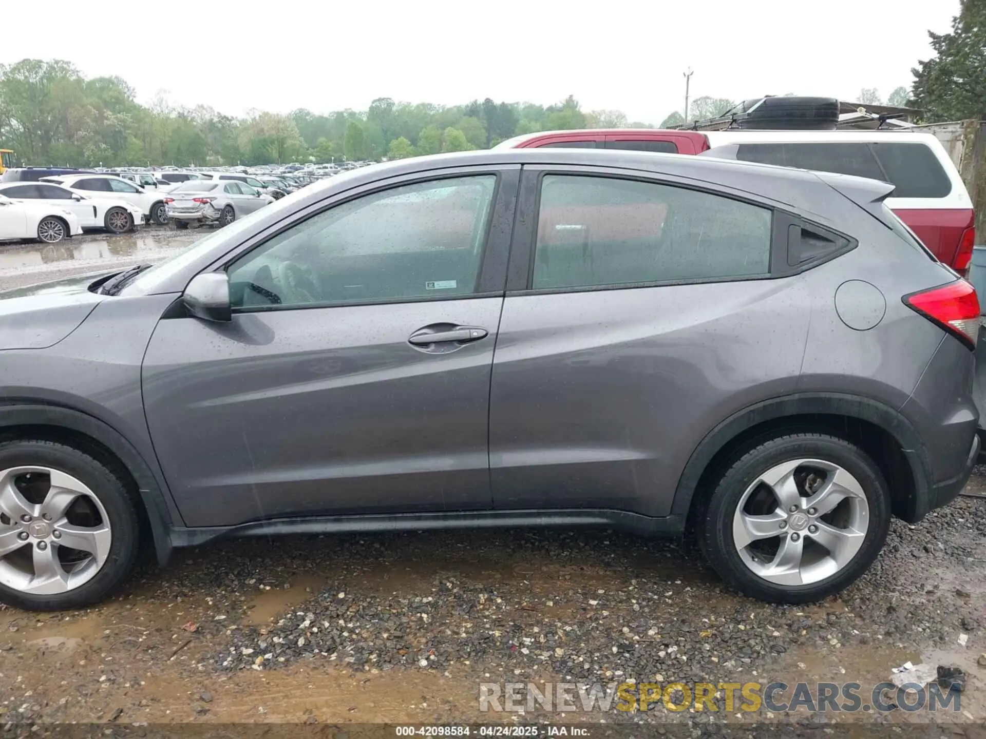15 Photograph of a damaged car 3CZRU5H34KG702631 HONDA HR-V 2019
