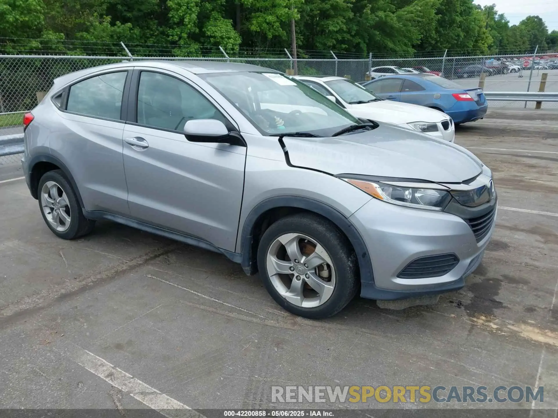 1 Photograph of a damaged car 3CZRU5H34KG712351 HONDA HR-V 2019