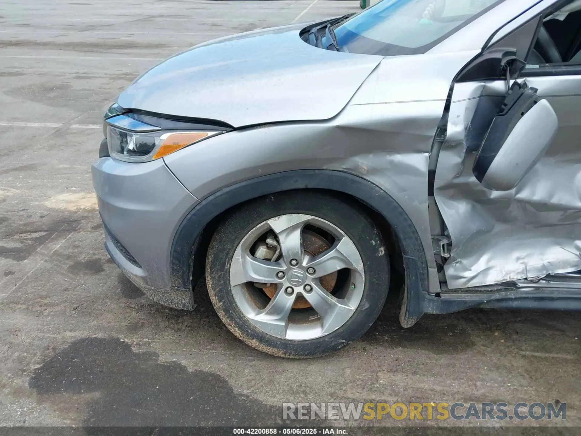 12 Photograph of a damaged car 3CZRU5H34KG712351 HONDA HR-V 2019