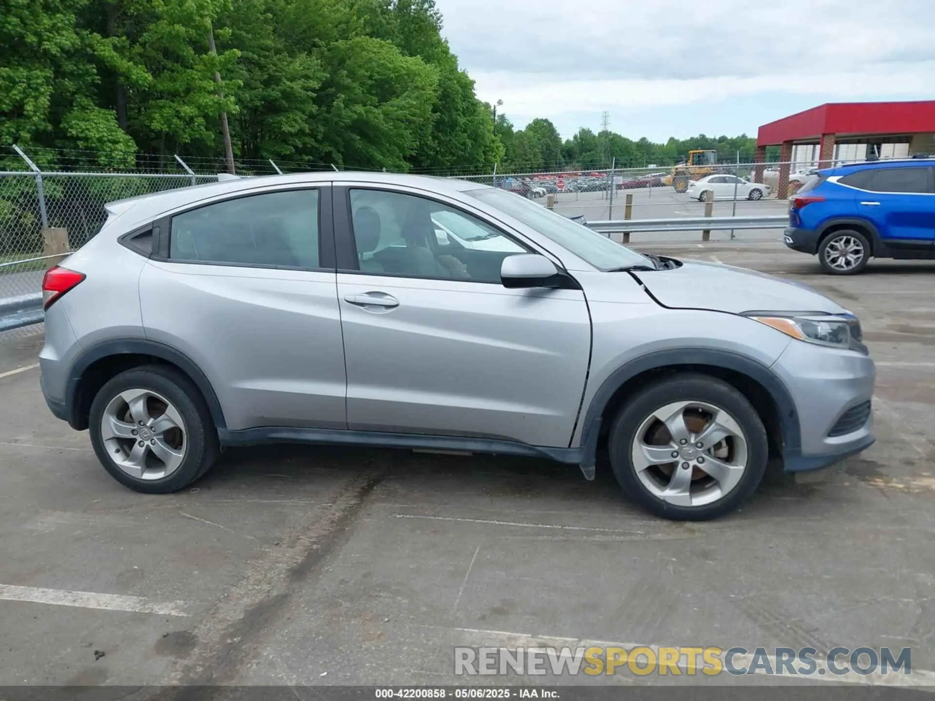 14 Photograph of a damaged car 3CZRU5H34KG712351 HONDA HR-V 2019