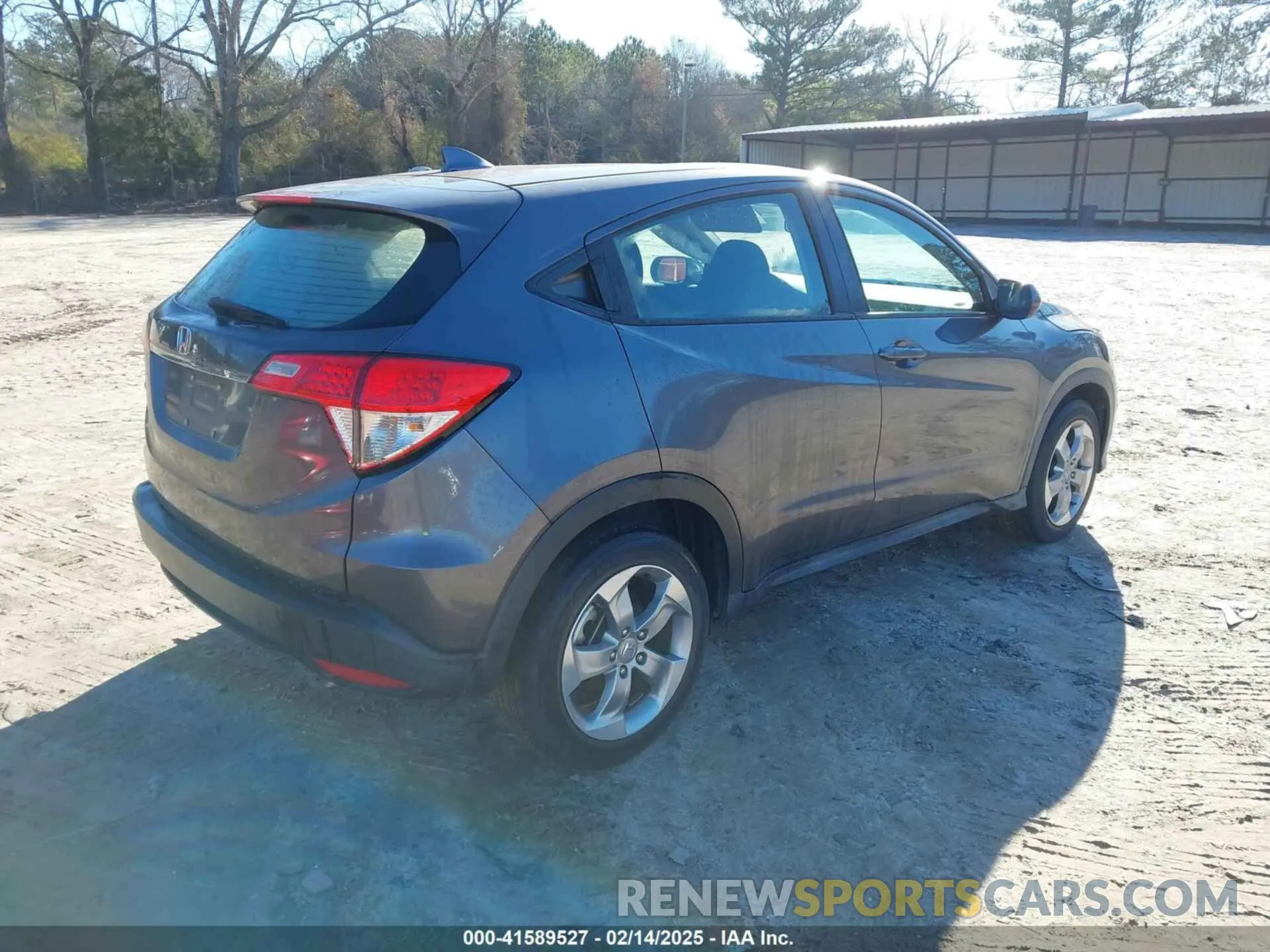 4 Photograph of a damaged car 3CZRU5H35KM708097 HONDA HR-V 2019