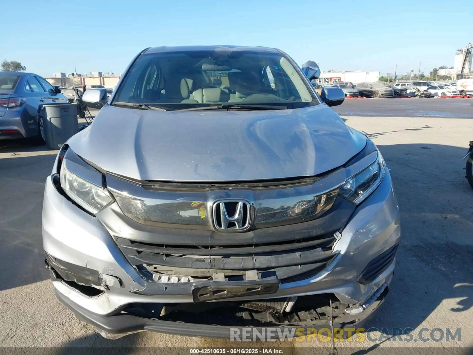11 Photograph of a damaged car 3CZRU5H35KM710304 HONDA HR-V 2019