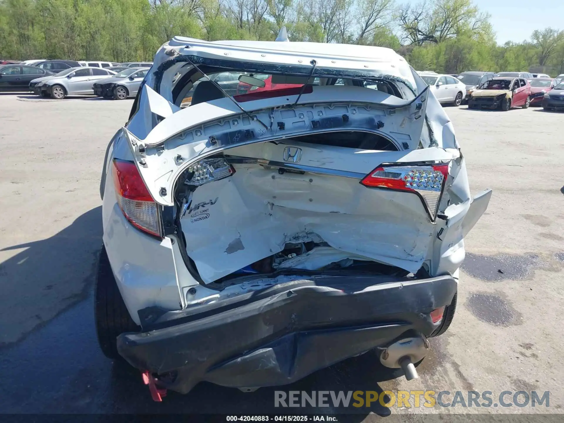 6 Photograph of a damaged car 3CZRU5H35KM727247 HONDA HR-V 2019