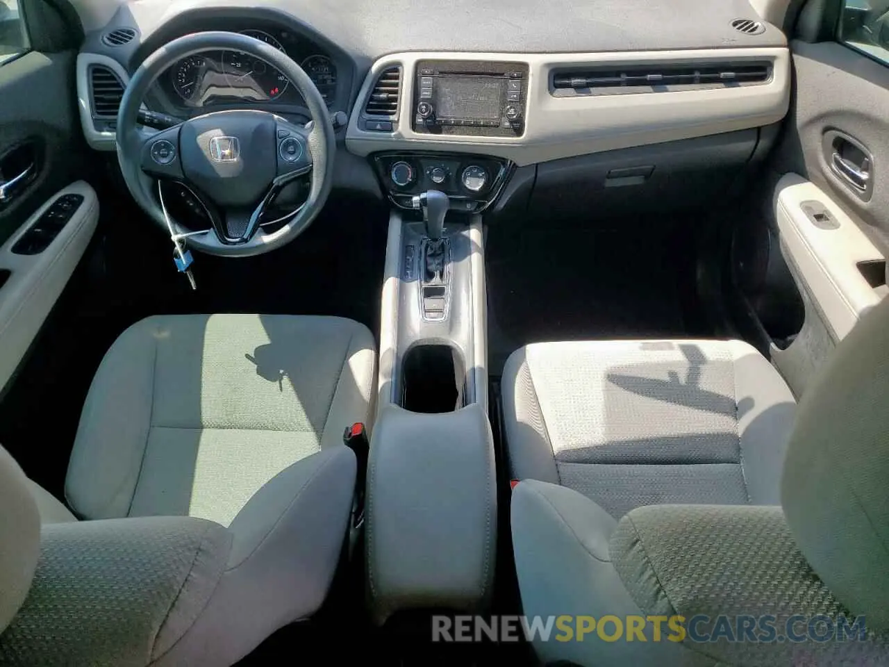 8 Photograph of a damaged car 3CZRU5H36KG705840 HONDA HR-V 2019