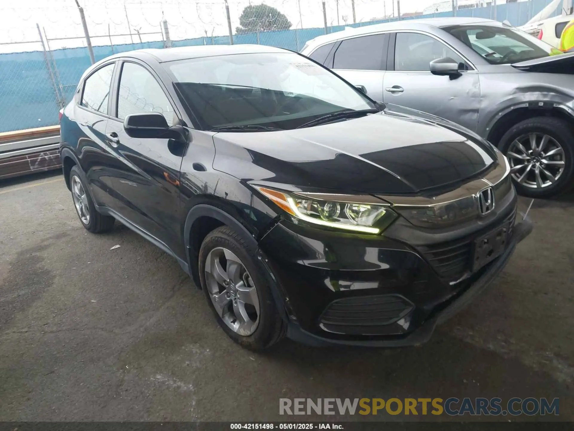 1 Photograph of a damaged car 3CZRU5H36KG709208 HONDA HR-V 2019