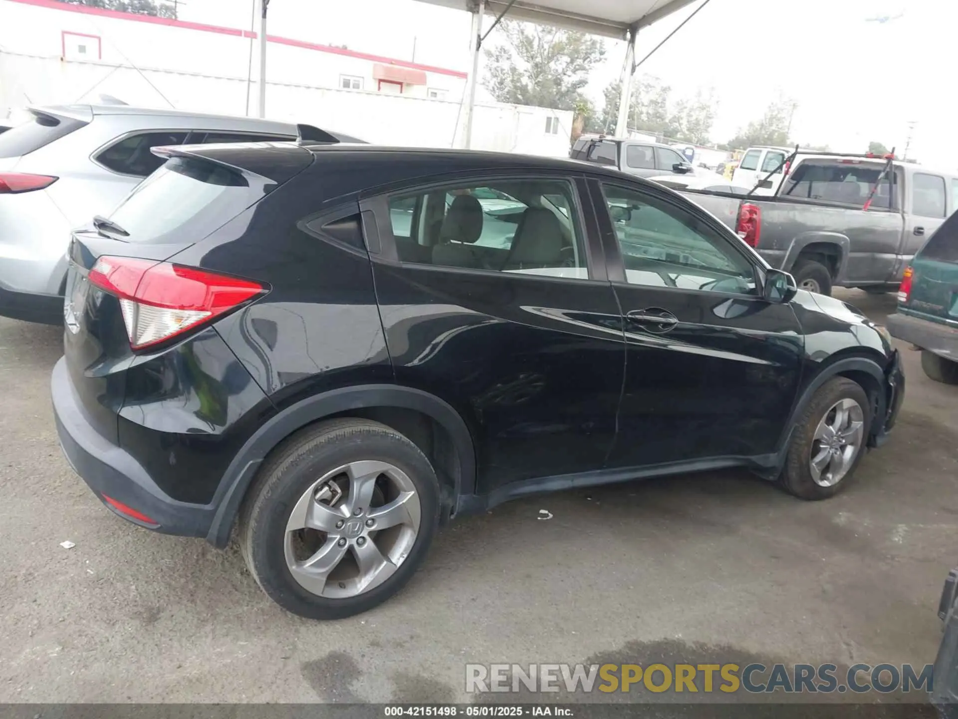 13 Photograph of a damaged car 3CZRU5H36KG709208 HONDA HR-V 2019
