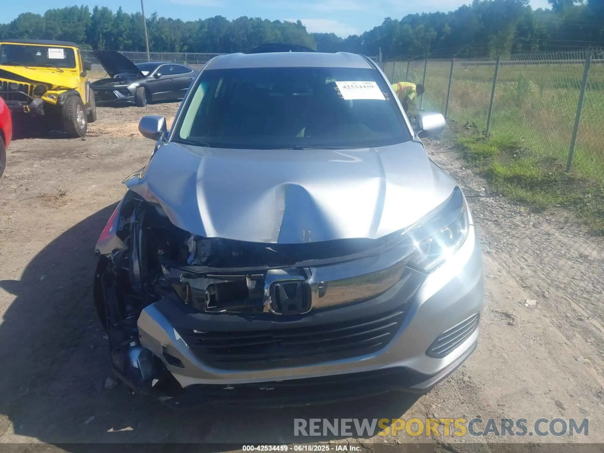 12 Photograph of a damaged car 3CZRU5H37KM719697 HONDA HR-V 2019