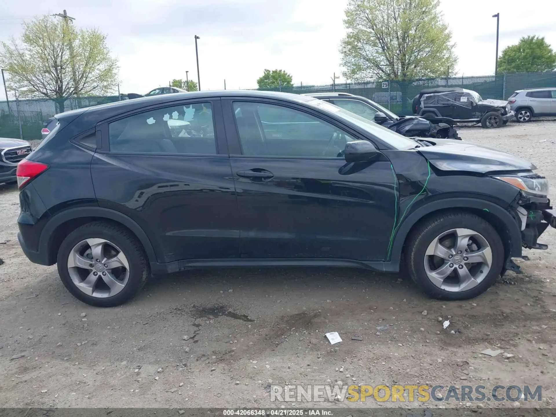 13 Photograph of a damaged car 3CZRU5H38KG715771 HONDA HR-V 2019