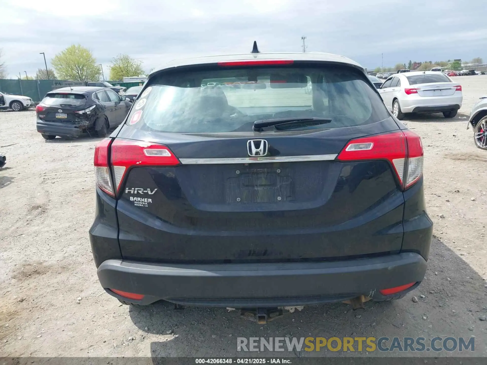 16 Photograph of a damaged car 3CZRU5H38KG715771 HONDA HR-V 2019