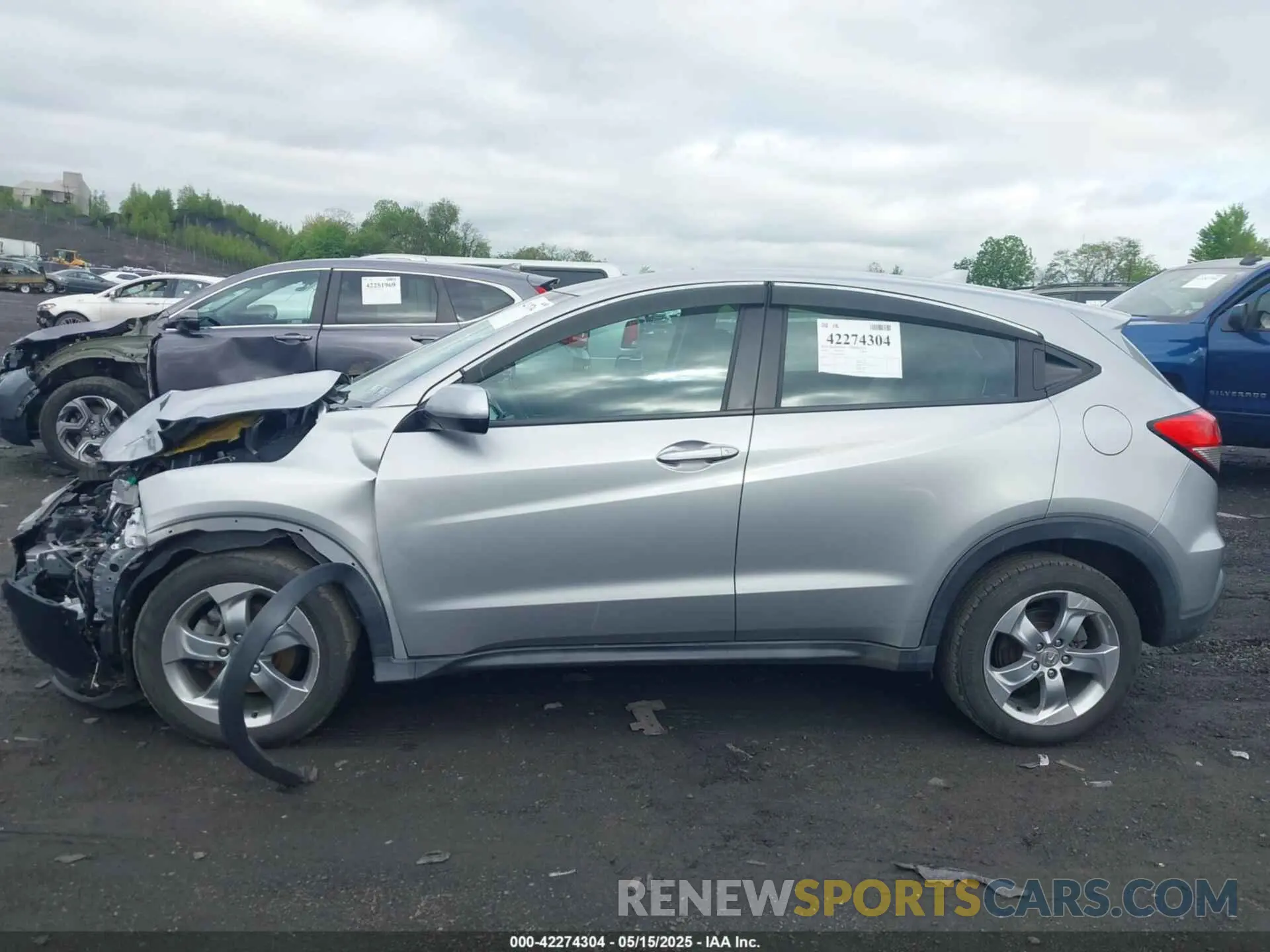 14 Photograph of a damaged car 3CZRU5H39KG703872 HONDA HR-V 2019