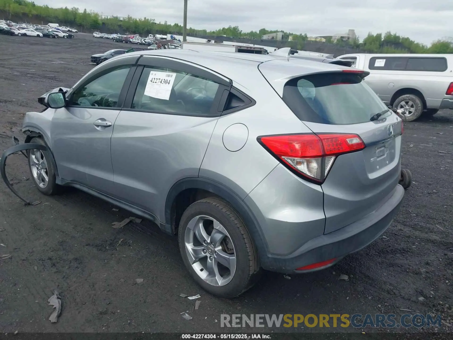 3 Photograph of a damaged car 3CZRU5H39KG703872 HONDA HR-V 2019