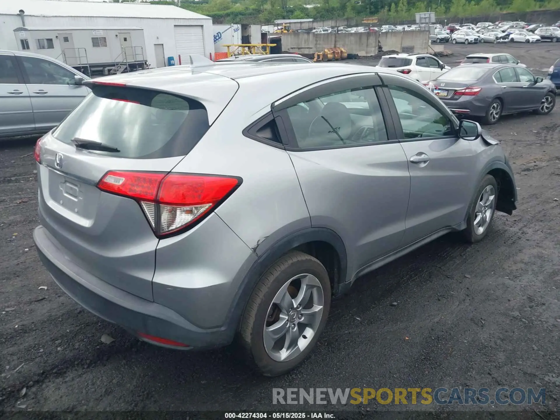 4 Photograph of a damaged car 3CZRU5H39KG703872 HONDA HR-V 2019