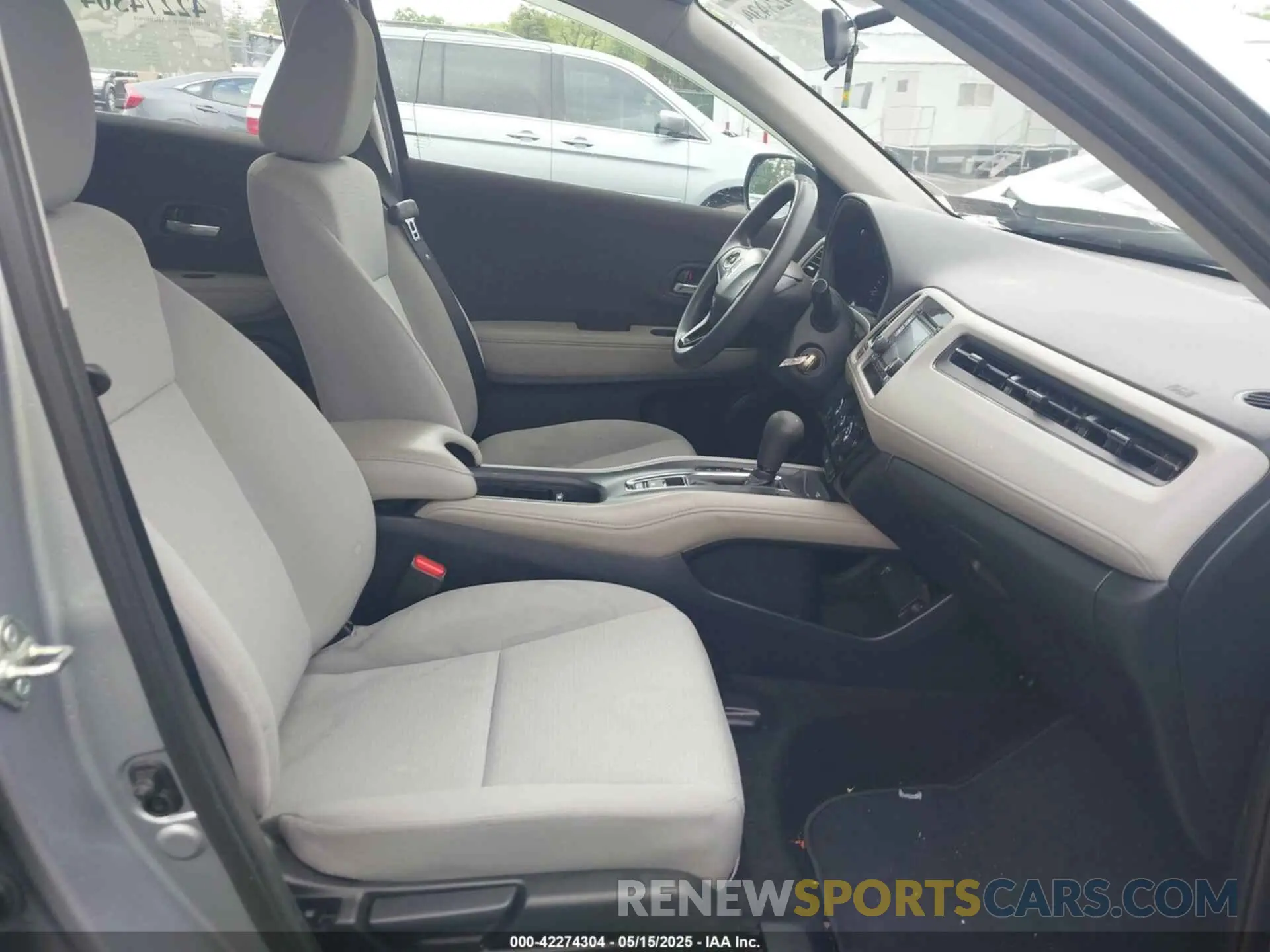5 Photograph of a damaged car 3CZRU5H39KG703872 HONDA HR-V 2019