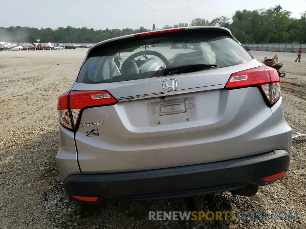 6 Photograph of a damaged car 3CZRU5H39KM724982 HONDA HR-V 2019