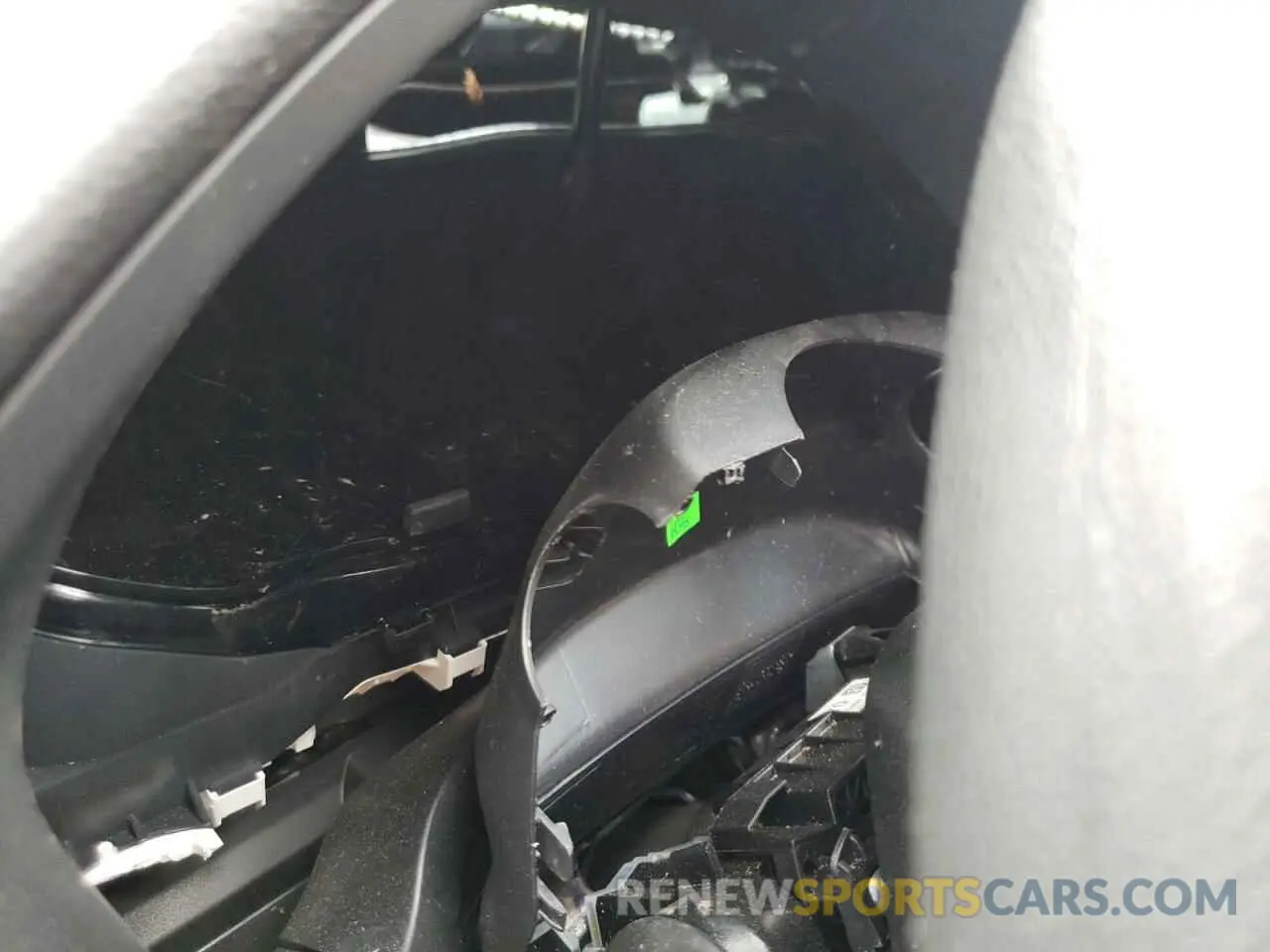 9 Photograph of a damaged car 3CZRU5H39KM724982 HONDA HR-V 2019