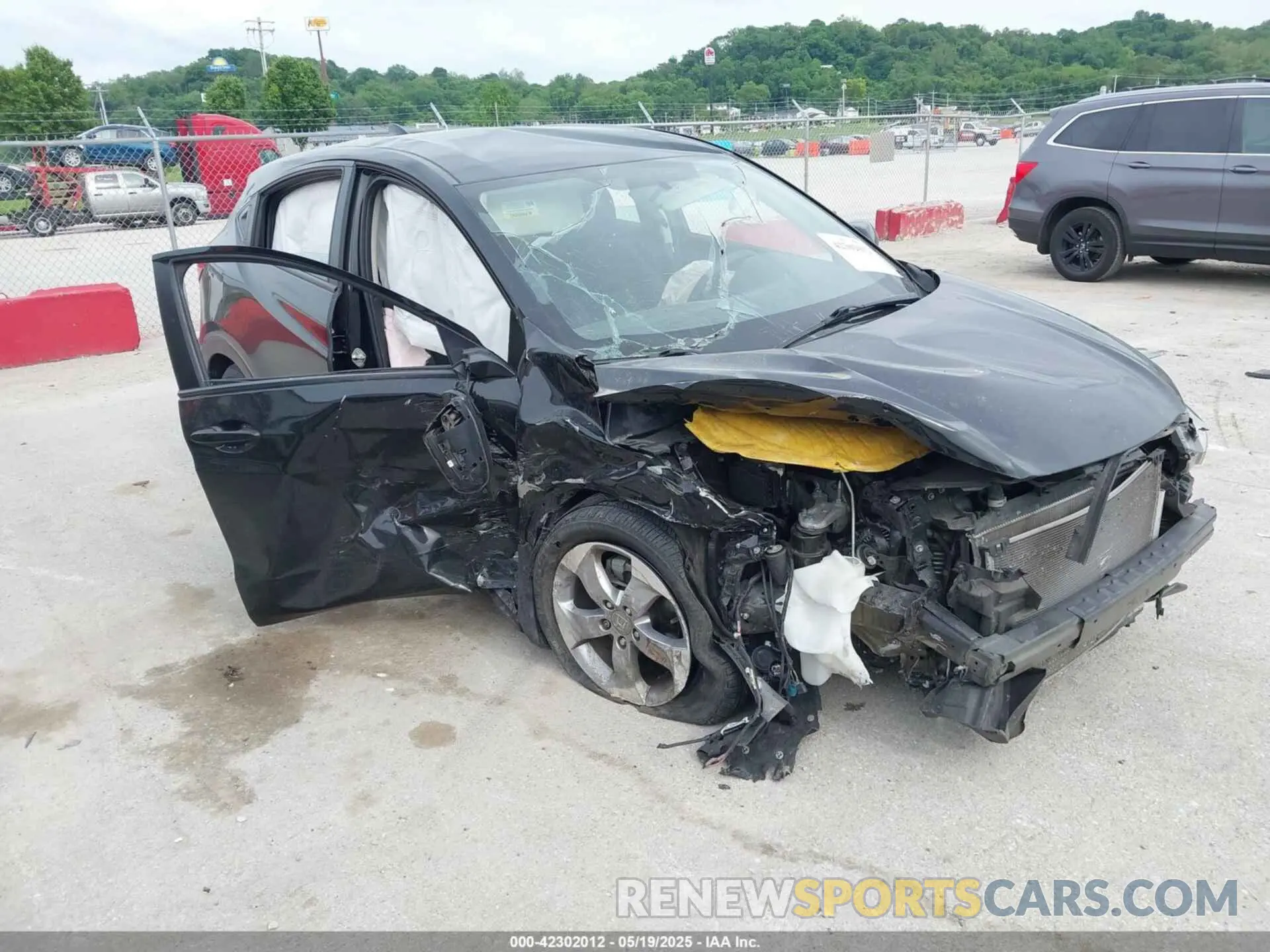 1 Photograph of a damaged car 3CZRU5H3XKM719659 HONDA HR-V 2019