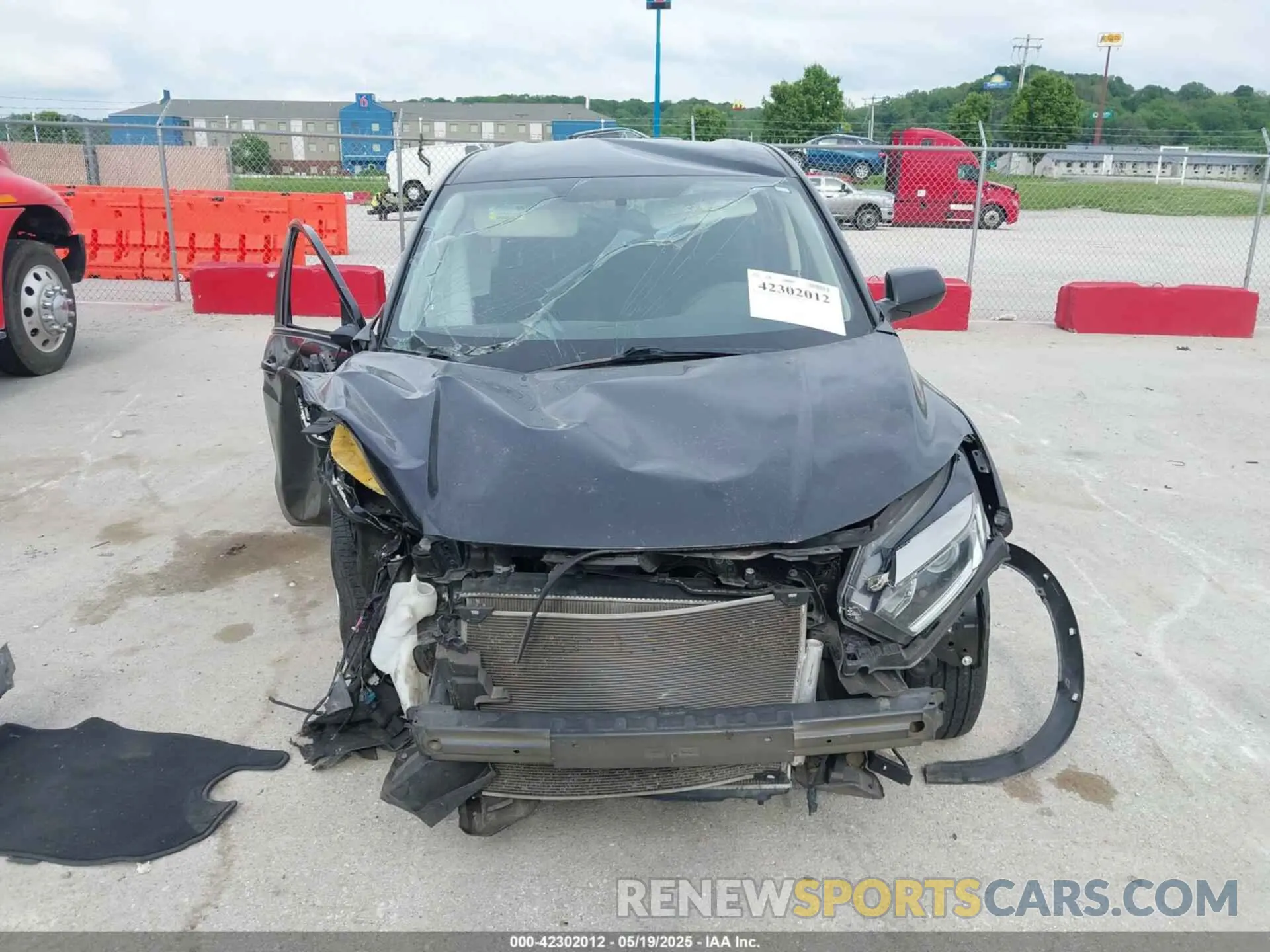 13 Photograph of a damaged car 3CZRU5H3XKM719659 HONDA HR-V 2019