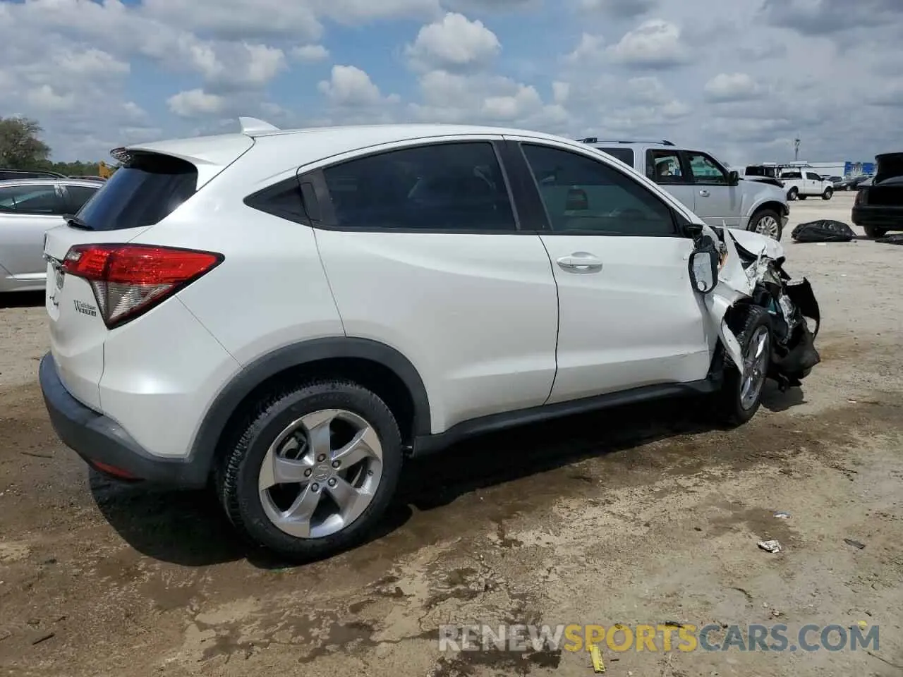 3 Photograph of a damaged car 3CZRU5H3XKM719922 HONDA HR-V 2019